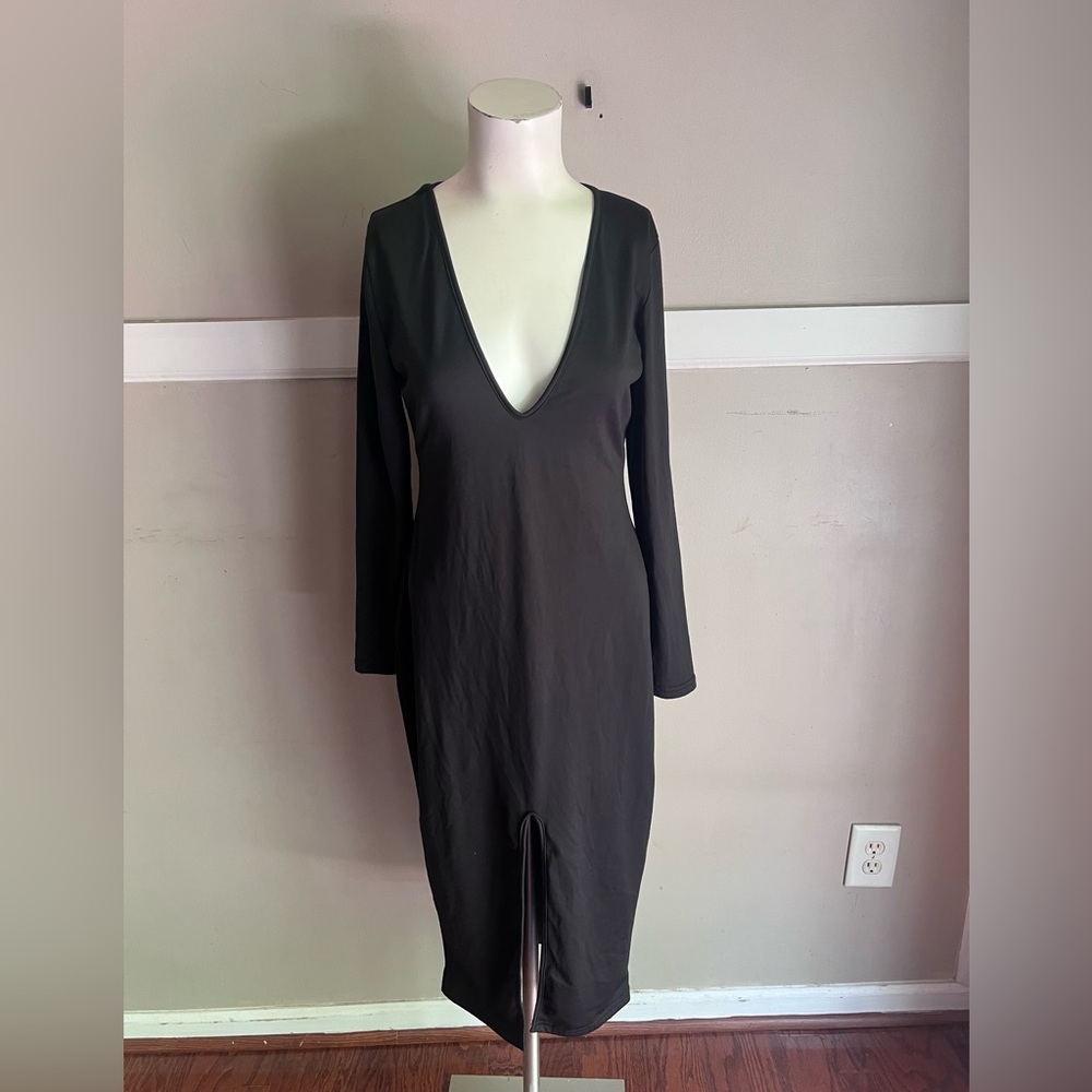OASAP Black Long Sleeve Plunge V-Neck Midi Dress